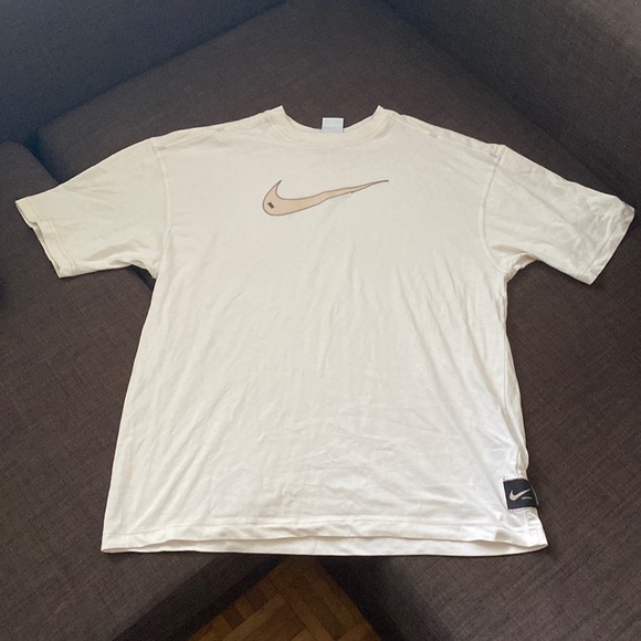 Nike Oversized T-Shirt - Picture 2 of 4